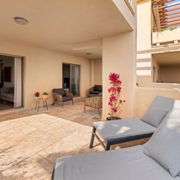 Luxurious 2-bedroom apartment with breathtaking panoramic sea views in La Hacienda del Señorío de Cifuentes, Benahavis Picture 16