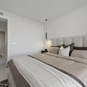 Three bedroom apartment positioned on the serene hills of Altos de la Quinta, Benahavis Picture 25
