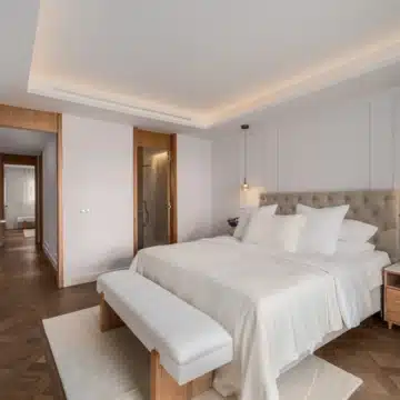 Magnificent frontline beach apartment with sea views in Coral beach, Marbella Golden Mile Picture 15
