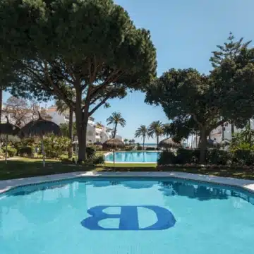 Magnificent frontline beach apartment with sea views in Coral beach, Marbella Golden Mile Picture 20