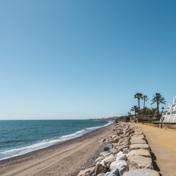 Magnificent frontline beach apartment with sea views in Coral beach, Marbella Golden Mile Picture 23