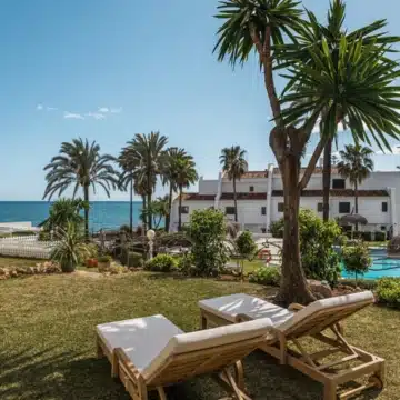 Magnificent frontline beach apartment with sea views in Coral beach, Marbella Golden Mile Picture 0
