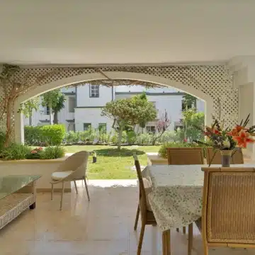Seaside 2-bedroom groundfloor apartment on the Dominion Beach in Estepona Picture 11