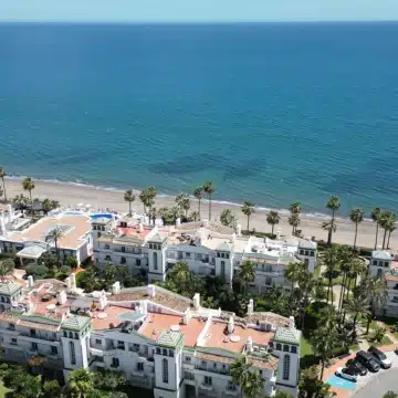 Seaside 2-bedroom groundfloor apartment on the Dominion Beach in Estepona Picture 18