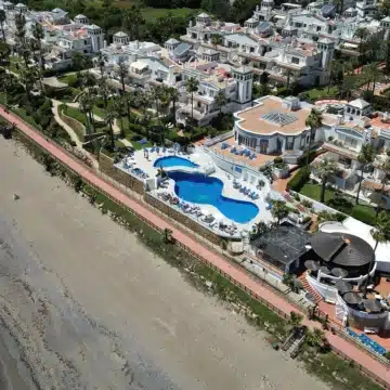 Seaside 2-bedroom groundfloor apartment on the Dominion Beach in Estepona Picture 19