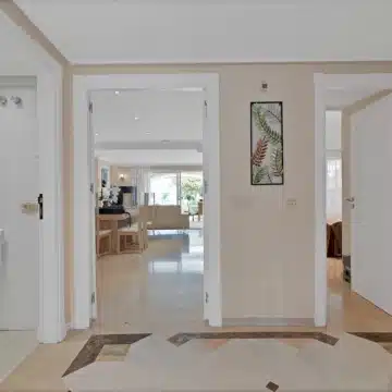 Seaside 2-bedroom groundfloor apartment on the Dominion Beach in Estepona Picture 25