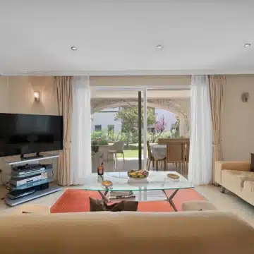 Seaside 2-bedroom groundfloor apartment on the Dominion Beach in Estepona Picture 26