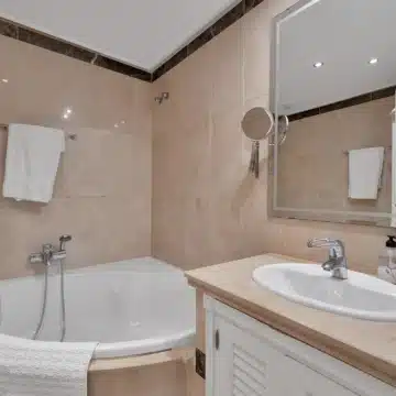 Seaside 2-bedroom groundfloor apartment on the Dominion Beach in Estepona Picture 43