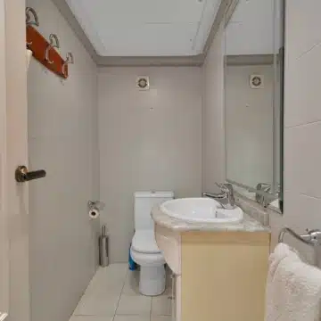Seaside 2-bedroom groundfloor apartment on the Dominion Beach in Estepona Picture 15