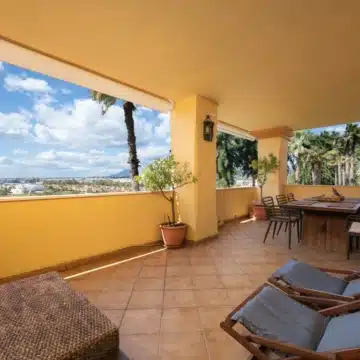 Exceptional 2-bedroom apartment in the prestigious Cumbres del Rodeo community of Nueva Andalucía Picture 16
