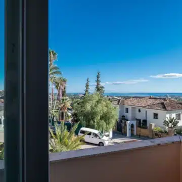 Spacious and bright home in the heart of Nueva Andalucía, Marbella Picture 32