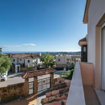 Spacious and bright home in the heart of Nueva Andalucía, Marbella Picture 13