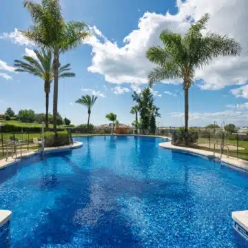 Exceptional 2-bedroom apartment in the prestigious Cumbres del Rodeo community of Nueva Andalucía Picture 17