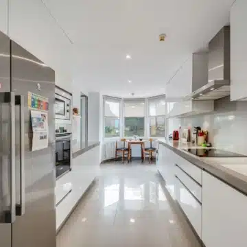 Spacious and bright home in the heart of Nueva Andalucía, Marbella Picture 3