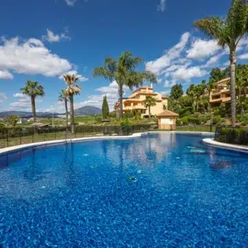 Exceptional 2-bedroom apartment in the prestigious Cumbres del Rodeo community of Nueva Andalucía Picture 27