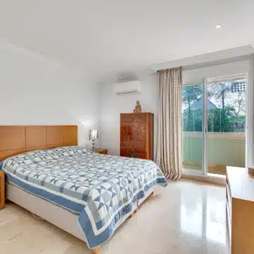 Spacious and bright home in the heart of Nueva Andalucía, Marbella Picture 12