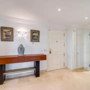 Spacious and bright home in the heart of Nueva Andalucía, Marbella Picture 22