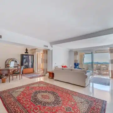 Spacious and bright home in the heart of Nueva Andalucía, Marbella Picture 19