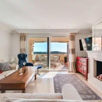Spacious and bright home in the heart of Nueva Andalucía, Marbella Picture 17
