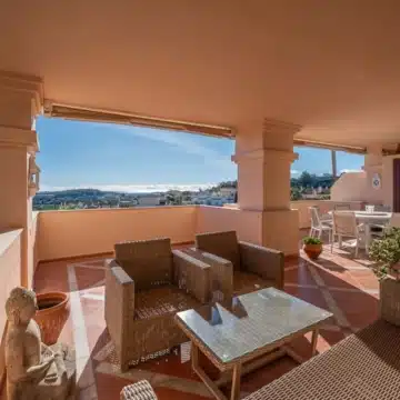 Spacious and bright home in the heart of Nueva Andalucía, Marbella Picture 48