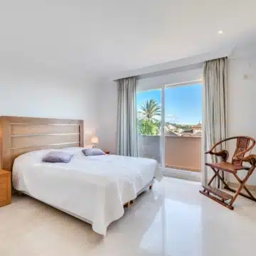 Spacious and bright home in the heart of Nueva Andalucía, Marbella Picture 5
