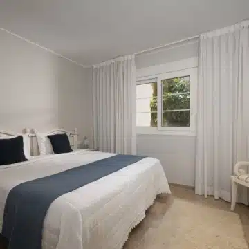 Exceptional 2-bedroom apartment in the prestigious Cumbres del Rodeo community of Nueva Andalucía Picture 11