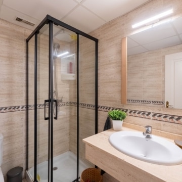 Groundfloor apartment nestled in the gated community of Senorio de Gonzaga, Nueva Andalucia Picture 6