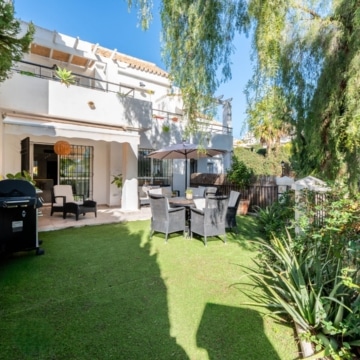 Groundfloor apartment nestled in the gated community of Senorio de Gonzaga, Nueva Andalucia Picture 10