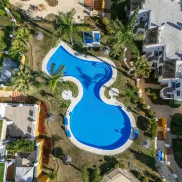 Groundfloor apartment nestled in the gated community of Senorio de Gonzaga, Nueva Andalucia Picture 12