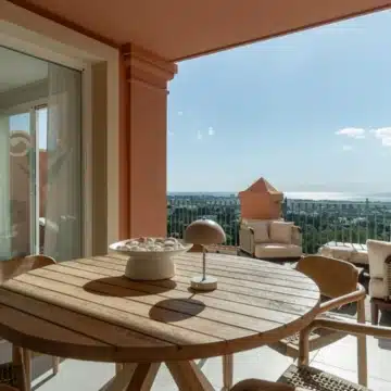 Scandinavian designed beautiful 4-bedroom duplex apartment in Monte Halcones, Benahavis Picture 9