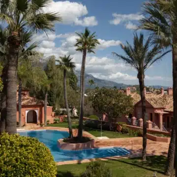 Scandinavian designed beautiful 4-bedroom duplex apartment in Monte Halcones, Benahavis Picture 15