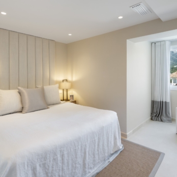 Exceptional refurbished duplex penthouse with stunning sea views in Monte Paraíso, Marbella Golden Mile Picture 15