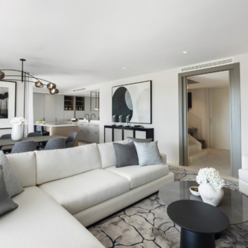 Exceptional refurbished duplex penthouse with stunning sea views in Monte Paraíso, Marbella Golden Mile Picture 23