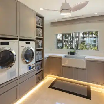 Beachfront luxury duplex penthouse within prestigious Puente Romano Resort, Marbella Golden Mile Picture 26