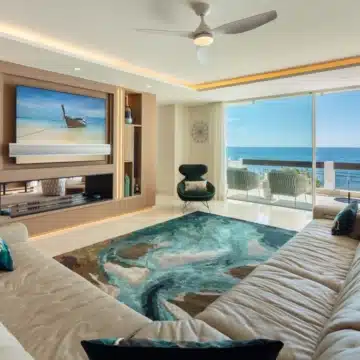 Beachfront luxury duplex penthouse within prestigious Puente Romano Resort, Marbella Golden Mile Picture 0