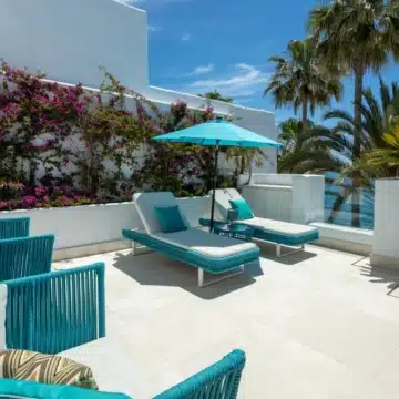 Beachfront luxury duplex penthouse within prestigious Puente Romano Resort, Marbella Golden Mile Picture 32