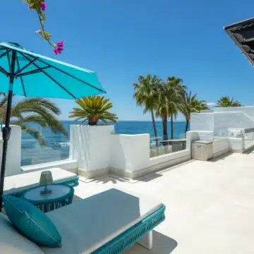 Beachfront luxury duplex penthouse within prestigious Puente Romano Resort, Marbella Golden Mile Picture 33