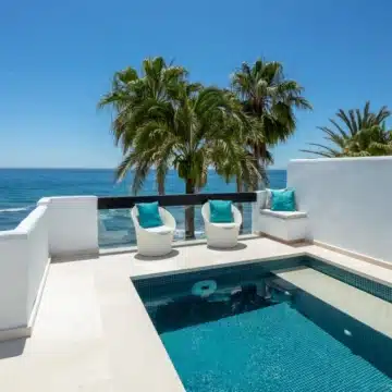 Beachfront luxury duplex penthouse within prestigious Puente Romano Resort, Marbella Golden Mile Picture 35