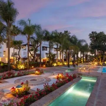Beachfront luxury duplex penthouse within prestigious Puente Romano Resort, Marbella Golden Mile Picture 43