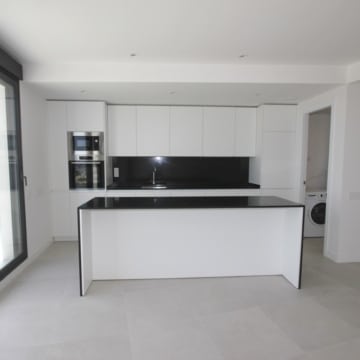 Brand new penthouse with panoramic views in the exclusive Vanian Views residential complex in Selwo, Estepona Picture 10