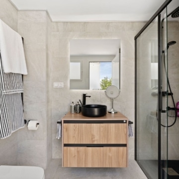 Frontline golf penthouse offering breathtaking views of the sea and golf in Alcores del Golf, Nueva Andalucia Picture 17
