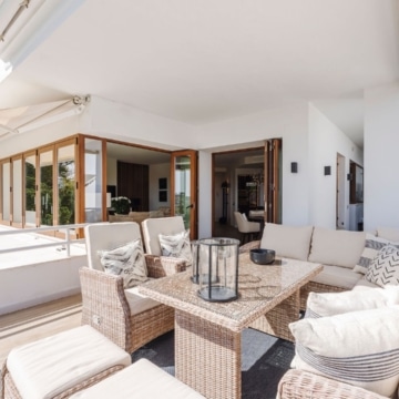 Frontline golf penthouse offering breathtaking views of the sea and golf in Alcores del Golf, Nueva Andalucia Picture 24