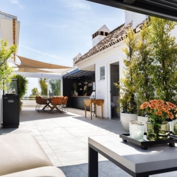 Frontline golf penthouse offering breathtaking views of the sea and golf in Alcores del Golf, Nueva Andalucia Picture 26