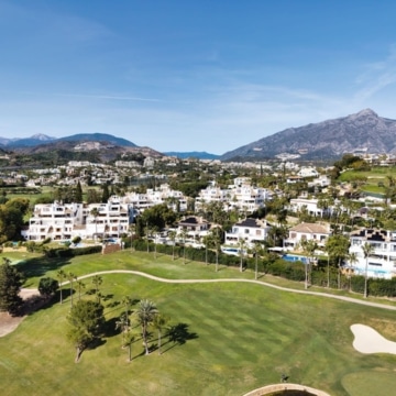 Frontline golf penthouse offering breathtaking views of the sea and golf in Alcores del Golf, Nueva Andalucia Picture 29