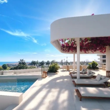 Termica Beach – Beachfront 1-bedroom apartment with panoramic views in Malaga Picture 2