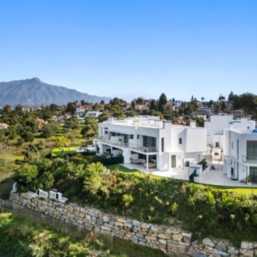 Semi-detached 3-bedroom villa in the heart of Guadalmina, San Pedro de Alacantara Picture 21