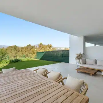 Semi-detached 3-bedroom villa in the heart of Guadalmina, San Pedro de Alacantara Picture 3