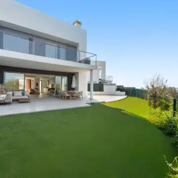 Semi-detached 3-bedroom villa in the heart of Guadalmina, San Pedro de Alacantara Picture 34