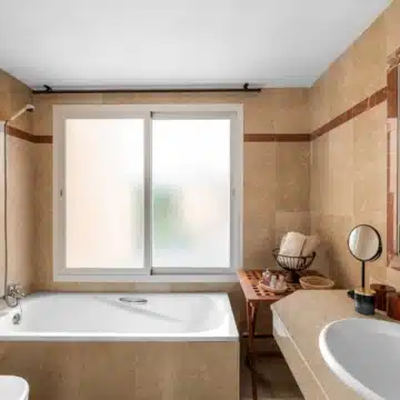 Charming townhouse in a serene gated community of Condes de Iza, Nueva Andalucia Picture 12