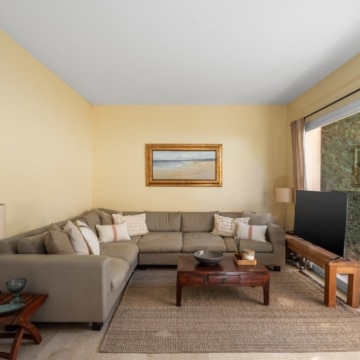 Charming townhouse in a serene gated community of Condes de Iza, Nueva Andalucia Picture 0